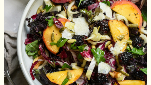 Salad with Sweet Peaches and a Zesty Vinaigrette