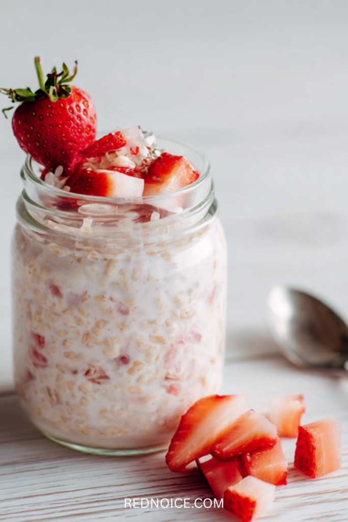 Strawberry overnight oats