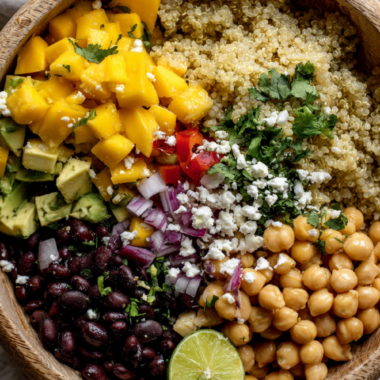High-Protein Mediterranean Quinoa Salad (Fresh & Filling)