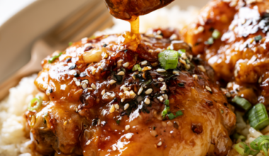 Honey Garlic Crockpot Chicken Thighs