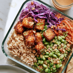 Crispy Tofu & Peanut Sesame Quinoa Crunch Bowls- Quinoa meal prep