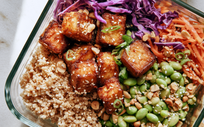 Crispy Tofu & Peanut Sesame Quinoa Crunch Bowls- Quinoa meal prep