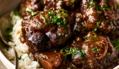 Crockpot Oxtail Recipe with Gravy