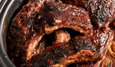 Fall-Off-the-Bone Crockpot Ribs-closeup