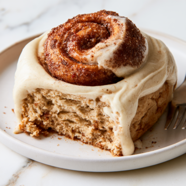Protein Cinnamon Rolls-Plated