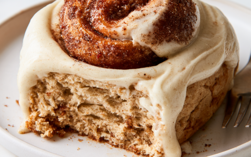 Protein Cinnamon Rolls-Plated
