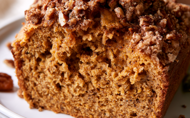 Pumpkin banana bread -sliced